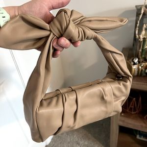 KNOTTED HANDLE VEGAN LEATHER HANDBAG